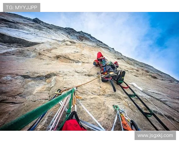 武汉攀岩队的团队协作探索与攀登精神的完美结合