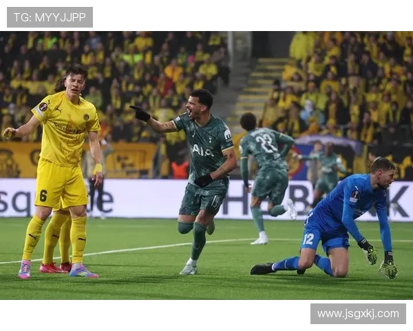 多特蒙德球迷引发骚乱欧冠客场遭禁赛三场并罚款50万欧元